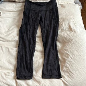 Legging crop, black with gold stripes